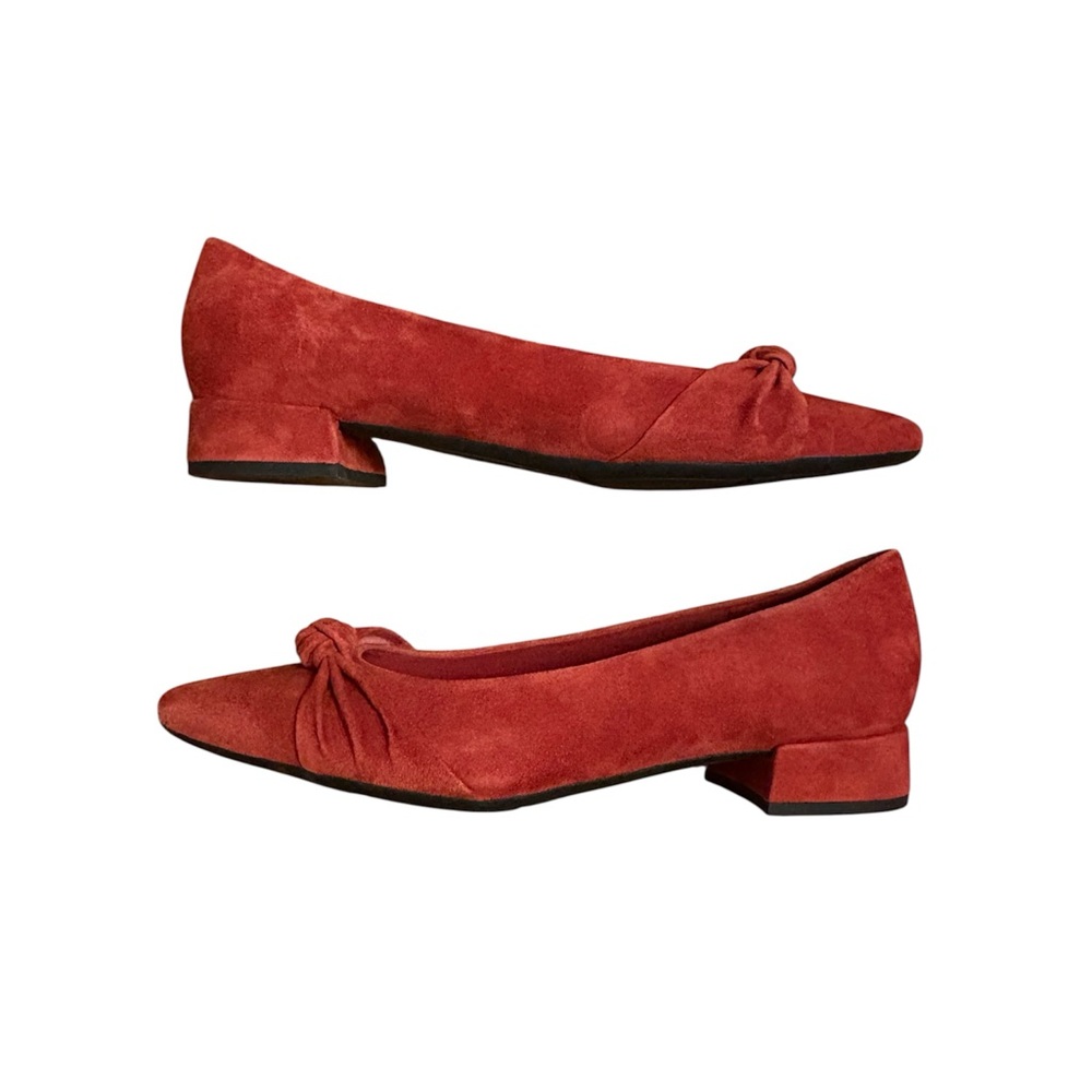 Suede Easy Spirit low block heel flat